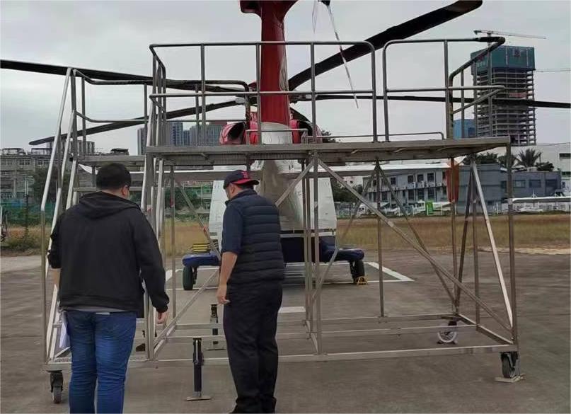 AW139尾翼工作梯