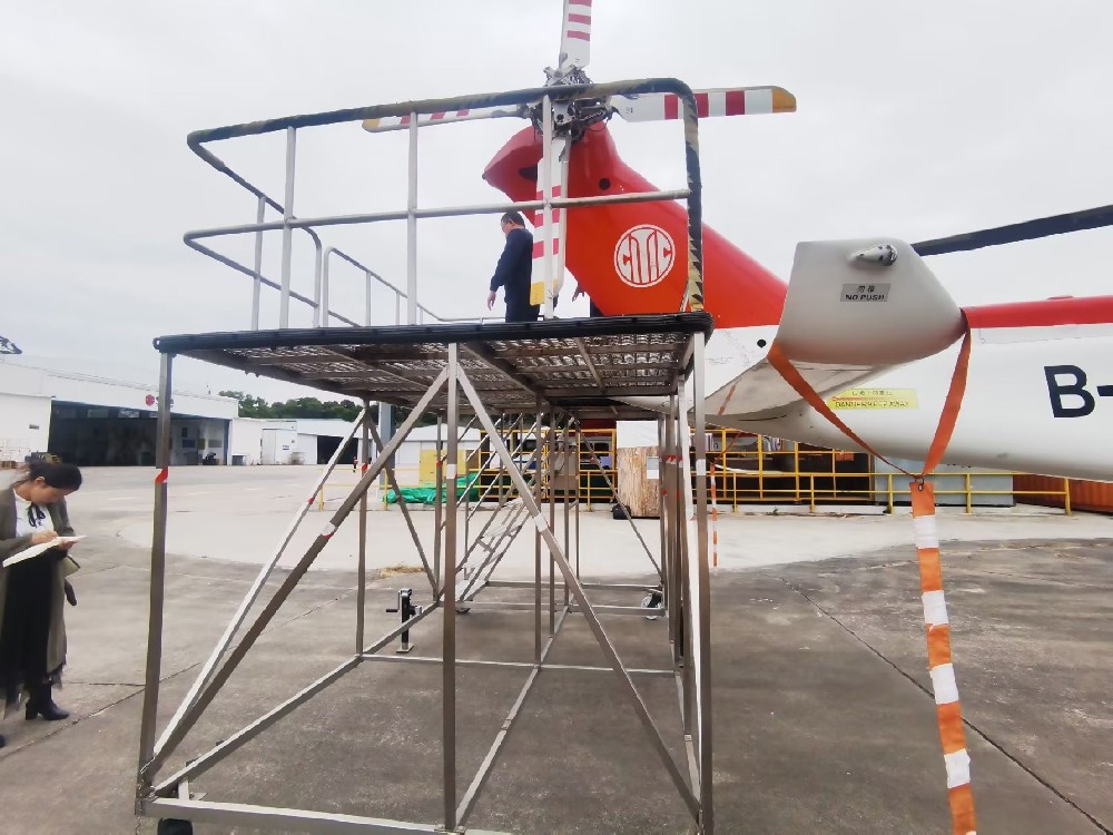 AW139尾桨工作梯